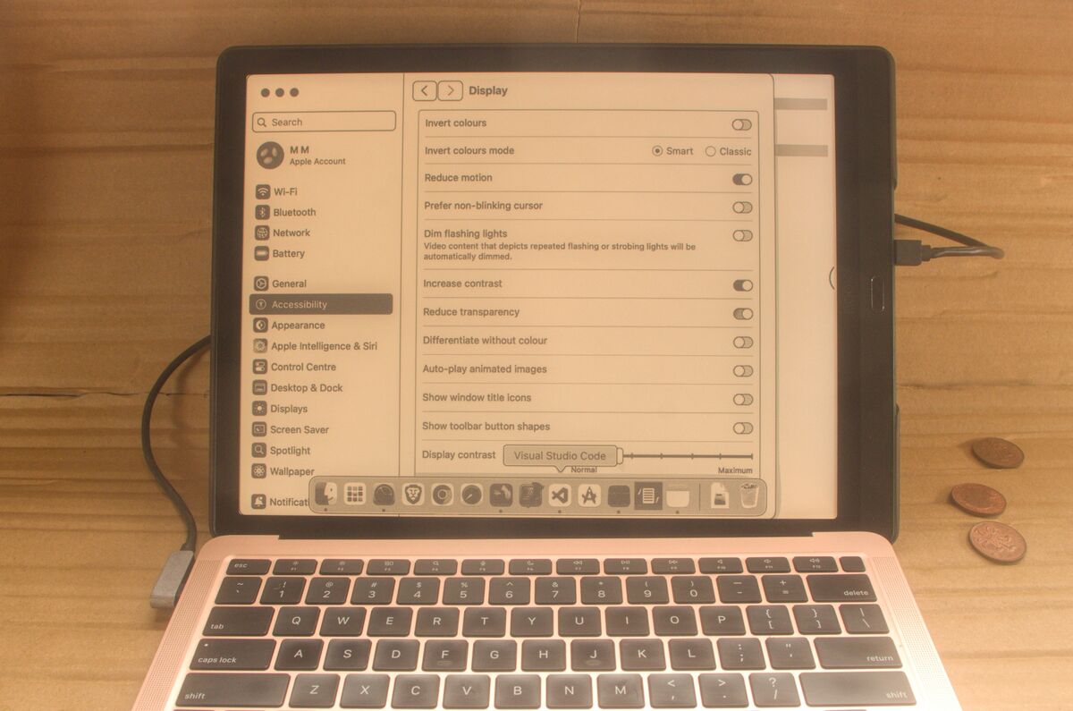 Macbook using Boox Max Lumi as an E-ink display